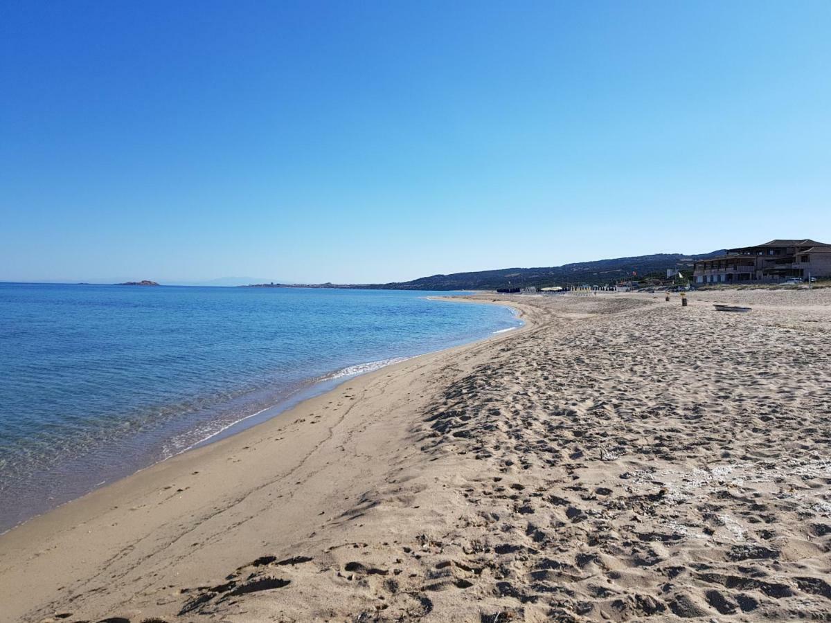 Borgo Lu Canali Da Gavino Lägenhet Badesi Exteriör bild