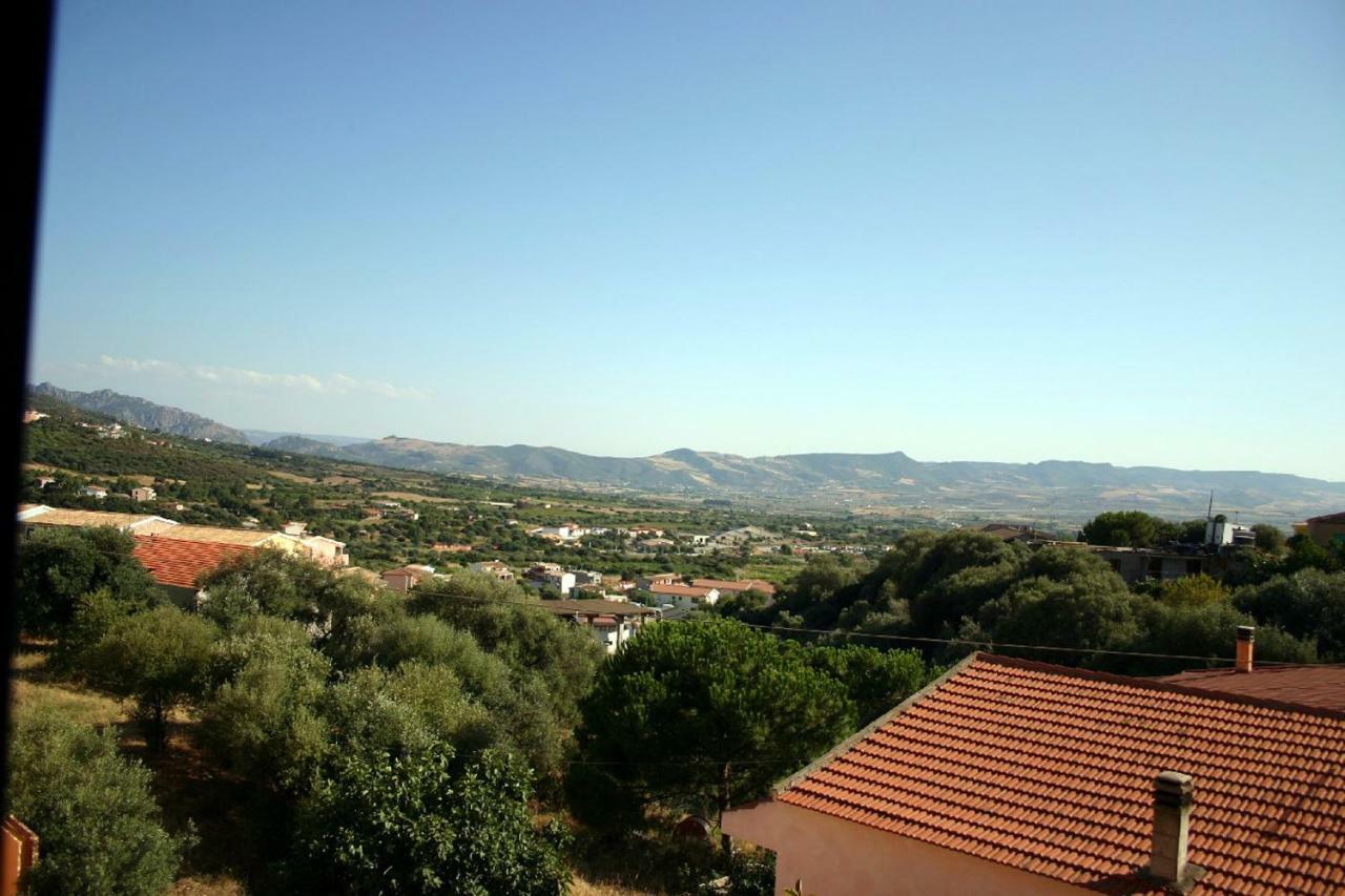Borgo Lu Canali Da Gavino Lägenhet Badesi Exteriör bild