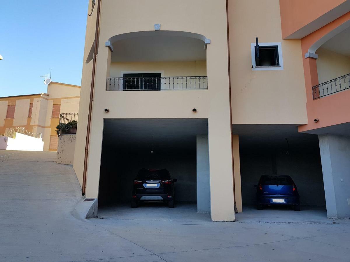Borgo Lu Canali Da Gavino Lägenhet Badesi Exteriör bild