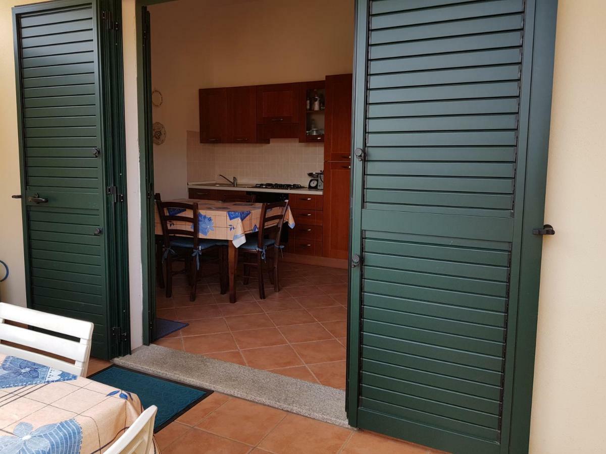 Borgo Lu Canali Da Gavino Lägenhet Badesi Exteriör bild
