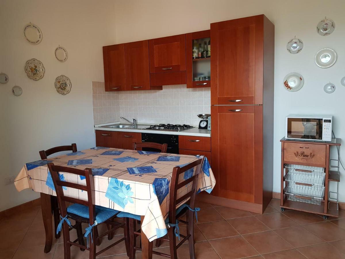 Borgo Lu Canali Da Gavino Lägenhet Badesi Exteriör bild