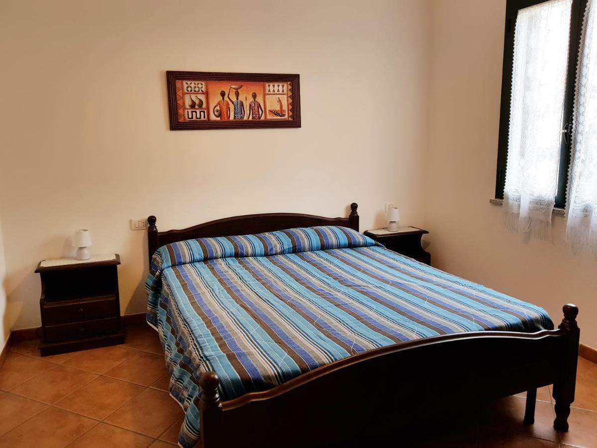 Borgo Lu Canali Da Gavino Lägenhet Badesi Exteriör bild