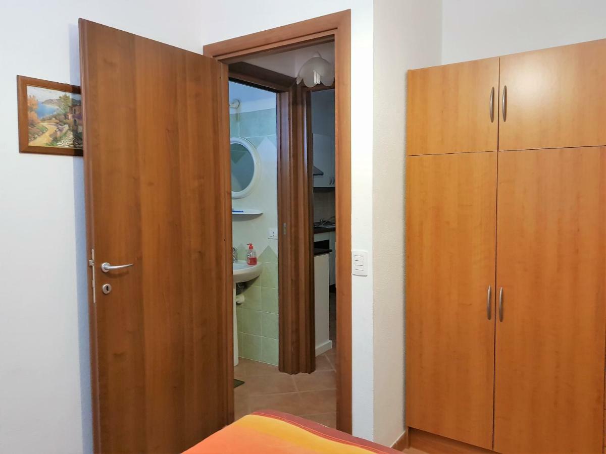 Borgo Lu Canali Da Gavino Lägenhet Badesi Exteriör bild