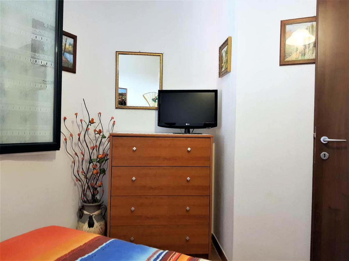 Borgo Lu Canali Da Gavino Lägenhet Badesi Exteriör bild