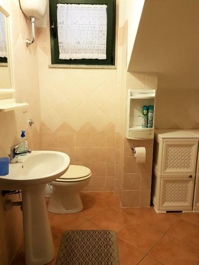 Borgo Lu Canali Da Gavino Lägenhet Badesi Exteriör bild
